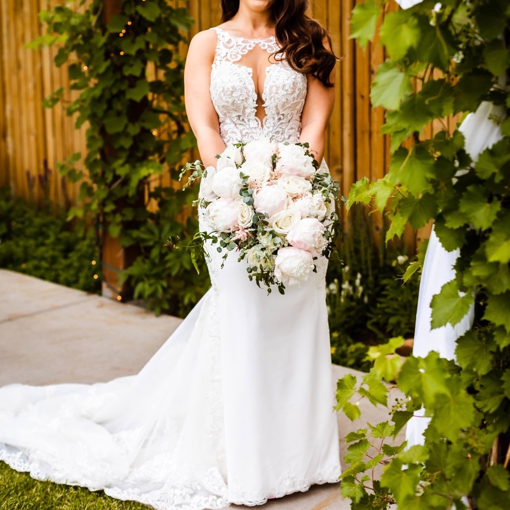 D2835 Essence of Australia Wedding Dress